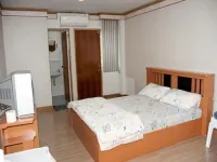 Lotus Condo Downtown Hotels in Bang Phut