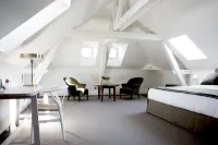 Le 25Bis by Leclerc Briant Hotels near Tape à l'œil