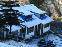 Blue Canvas Resort Chakrata Hotel in zona Chirmiri Peak/Top