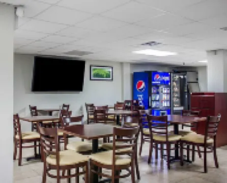 Days Inn by Wyndham Brooklyn Borough Park