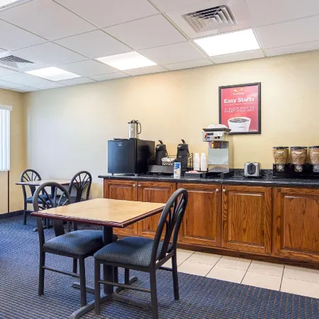 Econo Lodge Inn & Suites Pritchard Road North Little Rock