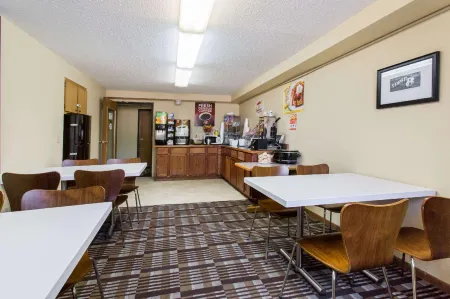 Super 8 by Wyndham Chadron NE