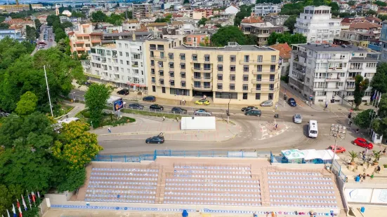 Panorama Hotel - Free EV Charging Station