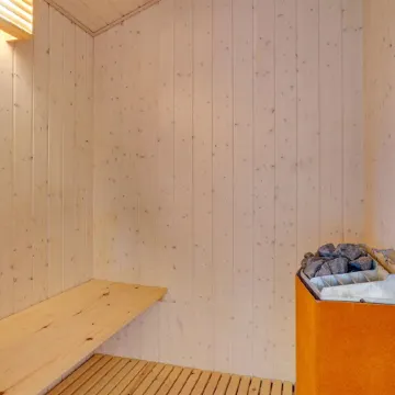 "Ivar" - 900m from the Sea