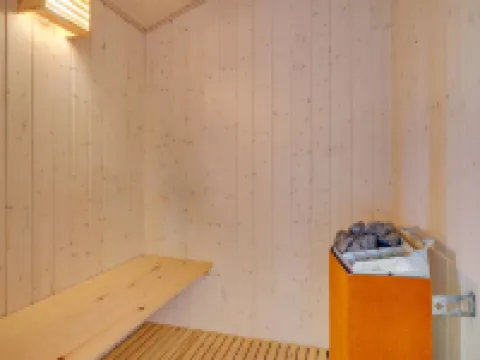 "Ivar" - 900m from the Sea