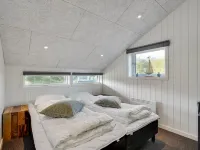 "Ellenora" - 1km from the Sea