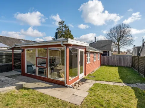 "Loella" - 35m from the Sea