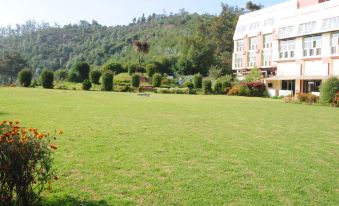 The Monarch Hotel - Housity