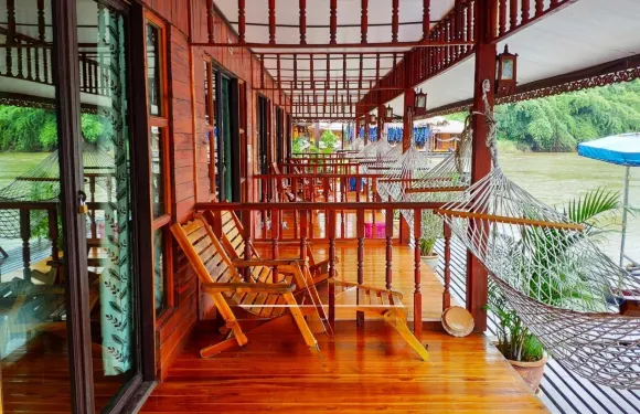 桂河甜蜜花園度假村