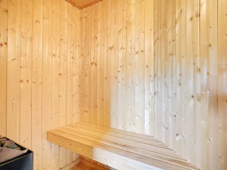 "Chermeine" - 1.2km to the Fjord Отели в г. Hemmet