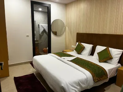 Roomquet Comfort Inn
