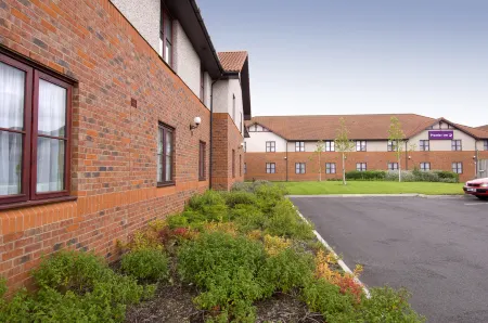 Premier Inn Mansfield Отели в г. Риддингс