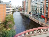 Premier Inn Manchester City Centre West Hotel Hotels near Spinningfields