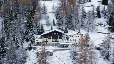 Waldhotel Fletschhorn Panoramic Retreat in Saas Fee