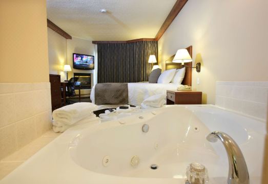 호텔 부대시설 및 수영장 전경