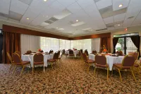 Wyndham Tucson Airport & Conference Center - Airport Shuttle