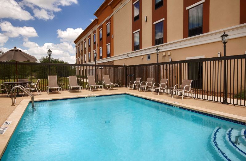Best Western Plus Elmendorf Hotel photo 2