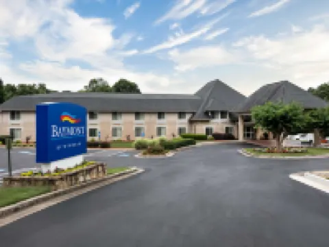 เบย์มอนท์ อินน์ แอนด์ สวีทส์ บาย วินด์แฮม บราเซลตัน โรงแรมในBraselton