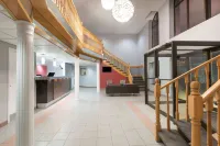 Super 8 by Wyndham Mt Hope Hamilton Intl Arpt on