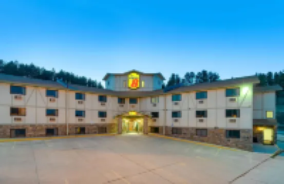 Super 8 by Wyndham Hill City/Mt Rushmore/ Area Hotels near World's Largest Smokey Bear