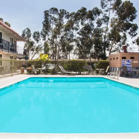 Super 8 by Wyndham Redlands/San Bernardino