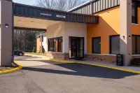 Quality Inn & Suites Hotels in Portage