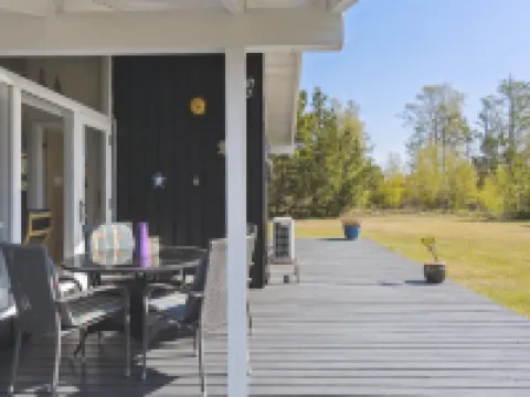 "Alvine" - 475m from the Sea