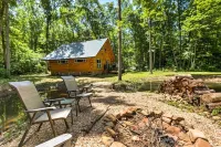 Lyndhurst Cabin on Farm w/ Pond & Stocked Stream! - Parkering