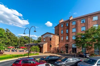 Columbus Marriott Hotels near Welcome to Alabama sign