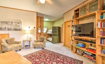 La Crescent Cottage on Minnesota Bluffs w/ View!