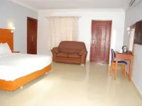 Gold Crown Hotel