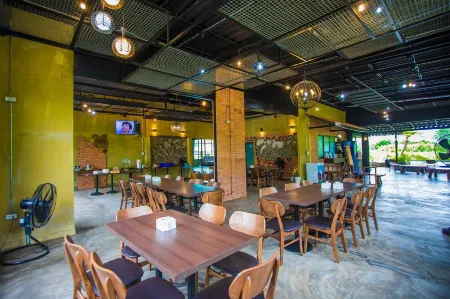 Palm Pran Resort Отели в г. Пранбури