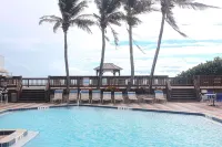 Radisson Suite Hotel Oceanfront - Pools
