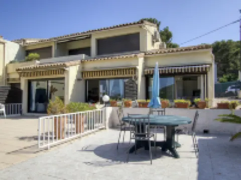 La Madrague d'Azur Hotels in Saint-Cyr-sur-Mer