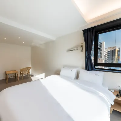 Bona Tree Hotel Отели рядом с достопримечательностью «Храм Оннёнсонвон»