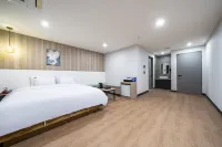 Hwaseong Bonito Отели в г. Хвасон