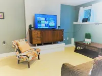 Nice N Cozy House W/ Fenced Yard·Self Check-IN