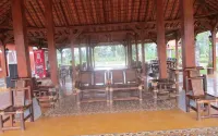 Balkondes Ngargogondo The Gade Village Hotel di Samigaluh