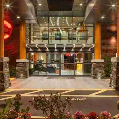 Poco Inn and Suites Hotel & Conference Centre Hotel Exterior