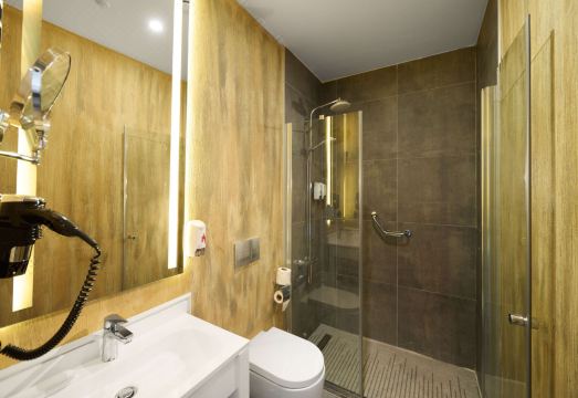 3. 이비스 이스탄불..