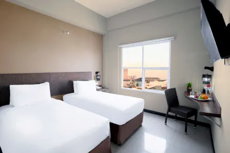 Tree Hotel Отели рядом с достопримечательностью «Harian Kompas»