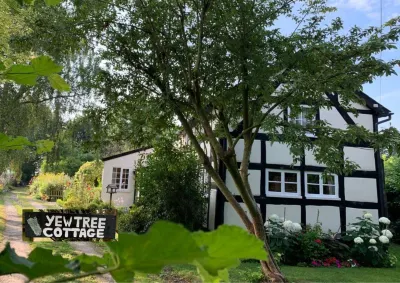 Yew Tree Cottage B&B Hotels near Westonbury Mill Water Gardens