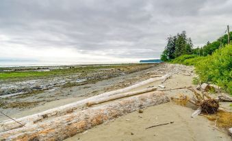 Seiku Vacation Rental w/ Deck & Ocean Views
