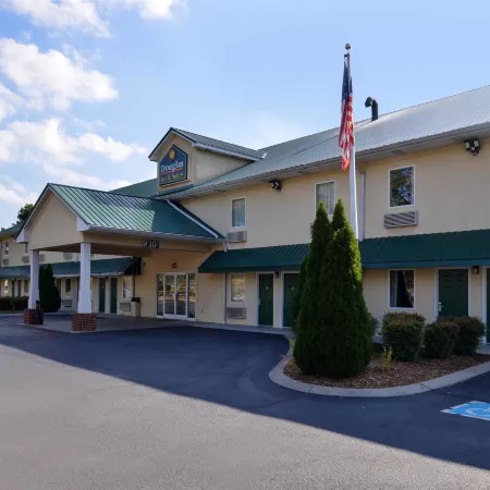 Douglas Inn & Suites