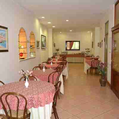 Hotel Mediterraneo Dining/Meeting Rooms