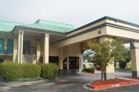 Days Inn by Wyndham Clemson W.C. ネトルズ・パーク周辺のホテル