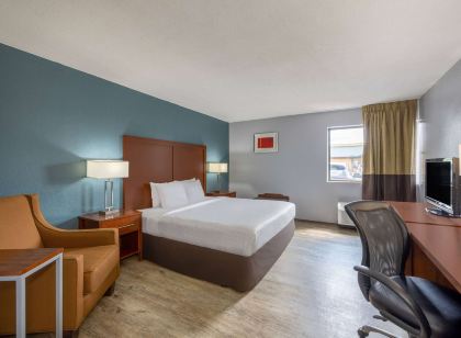 Travelodge by Wyndham Brooklyn Center