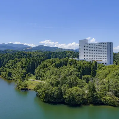 富山礪波美居水療度假酒店 鄰近JR礪波站的酒店
