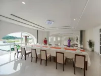 Ban Thach Riverside Hotel & Resort فنادق في Phuong An My