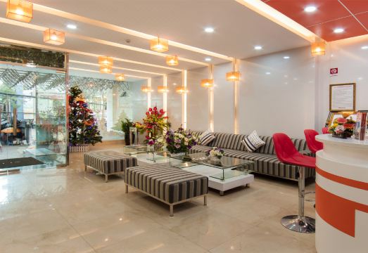 반 묘 호텔의 기본적인 객실 내부